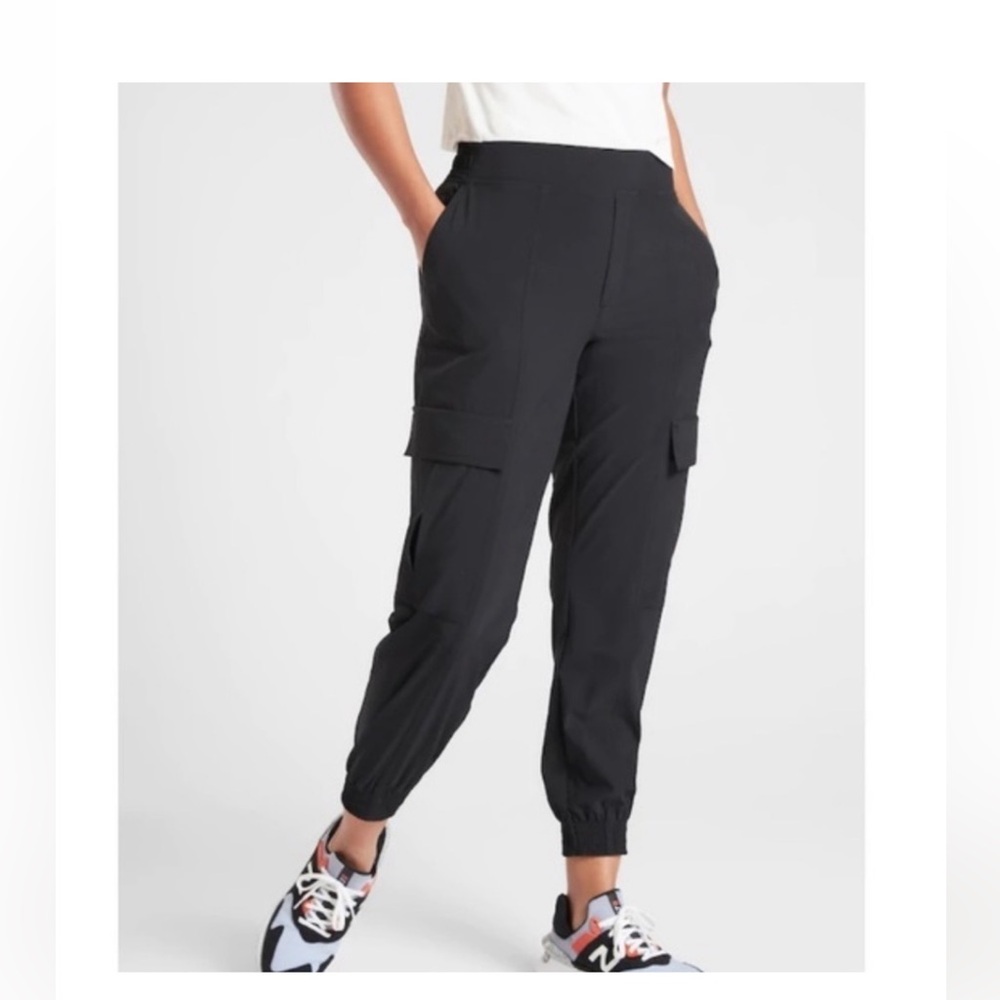 Athleta Black Chelsea‎ Utility Jogger size 6